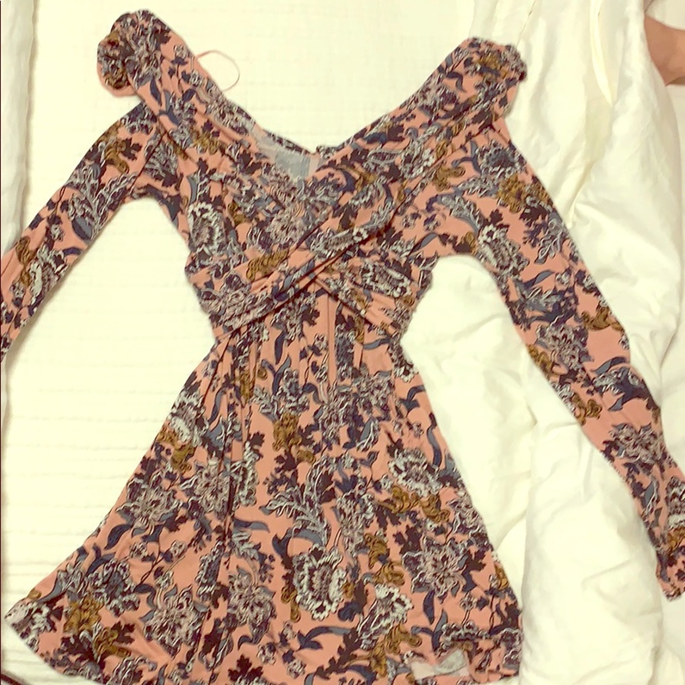 Jessica Simpson maternity shirt